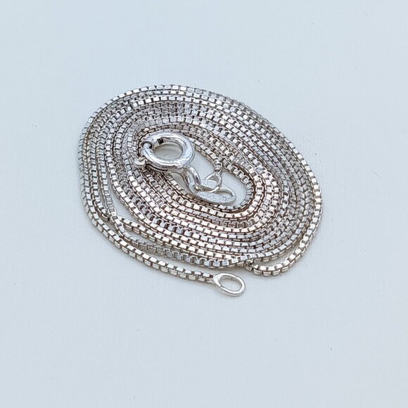 Italian 925 Sterling Silver Box Chain 22" Necklace - SIGNED - Picture 8 of 8